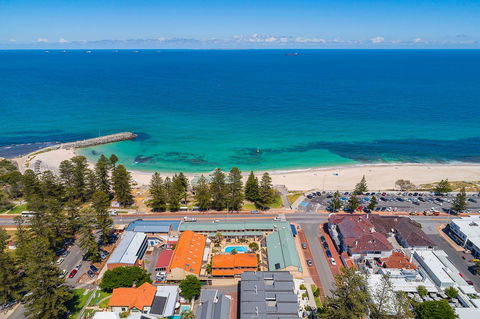 Cottesloe Beach Chalets - Accommodation Brunswick Heads 13