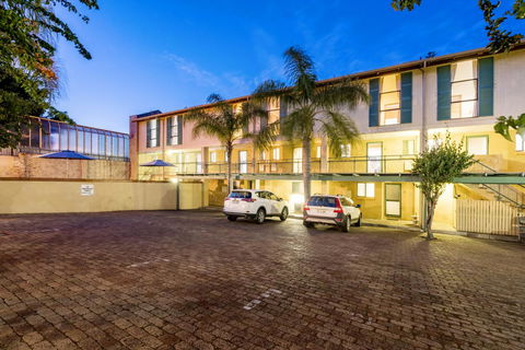 Cottesloe Beach Chalets - Accommodation Brunswick Heads 9