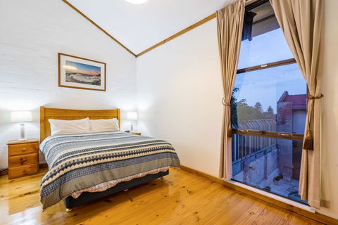 Cottesloe Beach Chalets - Accommodation Brunswick Heads 3