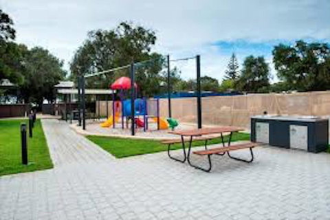 Beach Retreat - Busselton - Accommodation Brunswick Heads 11