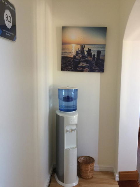 The Royal Dolphin Bed & Breakfast Safety Bay - Accommodation Brunswick Heads 26