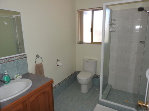 The Royal Dolphin Bed & Breakfast Safety Bay - Accommodation Brunswick Heads 17