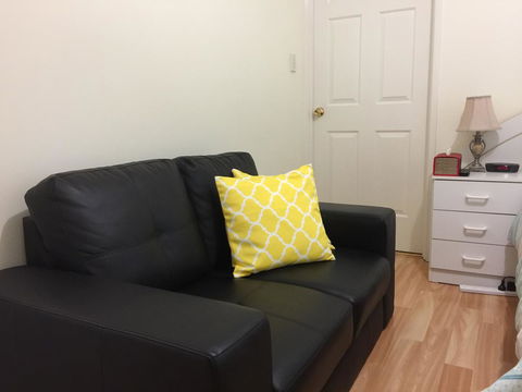 The Royal Dolphin Bed & Breakfast Safety Bay - Accommodation Brunswick Heads 2