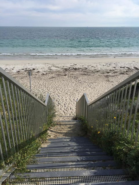 The Royal Dolphin Bed & Breakfast Safety Bay - Accommodation Brunswick Heads 22