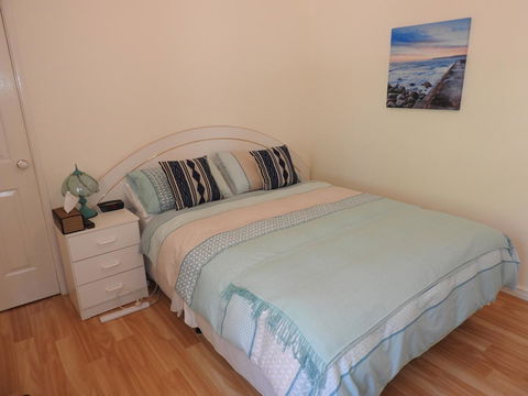 The Royal Dolphin Bed & Breakfast Safety Bay - Accommodation Brunswick Heads 10