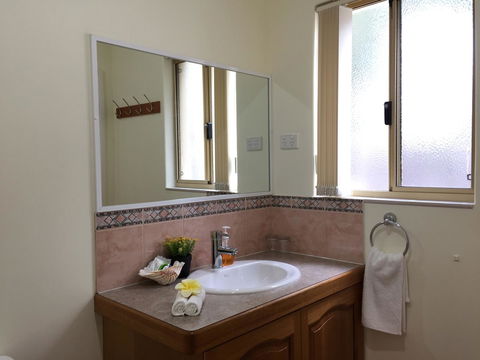 The Royal Dolphin Bed & Breakfast Safety Bay - Accommodation Brunswick Heads 20