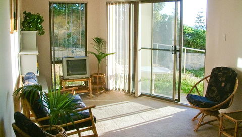 Scarborough & Absolutely Beachfront - Accommodation Brunswick Heads 8