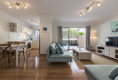 Cottesloe Sea Salt Abode - Executive Escapes - Accommodation Brunswick Heads 0