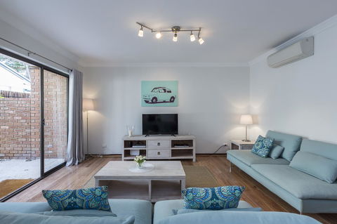 Cottesloe Sea Salt Abode - Executive Escapes - Accommodation Brunswick Heads 3