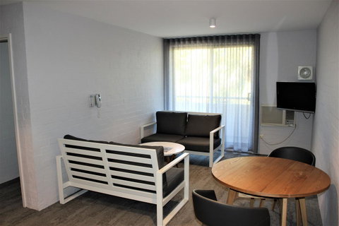 Atrium Hotel Mandurah - Accommodation Brunswick Heads 4