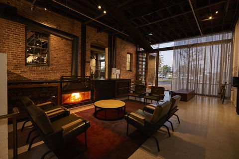 The Premier Mill Hotel - Accommodation Brunswick Heads 0