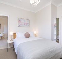 Light bright quality river views Free parking - Accommodation Brunswick Heads