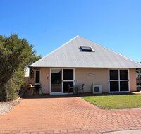 Osprey Holiday Village Unit 103/1 Bed - Perfect short stay apartment with King size bed - Accommodation Brunswick Heads