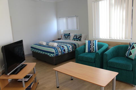 Mandurah Ocean Marina Chalets - Accommodation Brunswick Heads 9