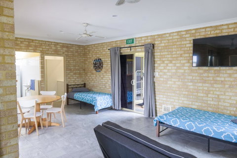 Lancelin Lodge - Accommodation Brunswick Heads 2