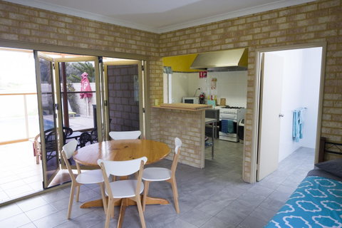 Lancelin Lodge - Accommodation Brunswick Heads 1