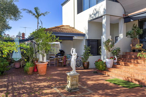Como Executive Apartment - Accommodation Brunswick Heads 16