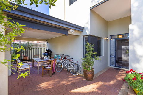 Como Executive Apartment - Accommodation Brunswick Heads 2
