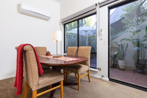 Como Executive Apartment - Accommodation Brunswick Heads 10
