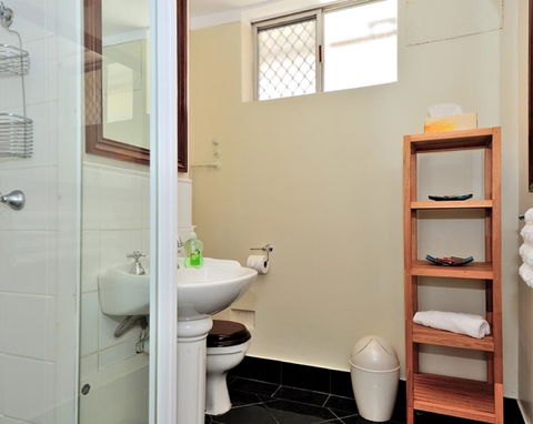 Mollies - Central Fremantle 1 Bedroom Apartment - Accommodation Brunswick Heads 4