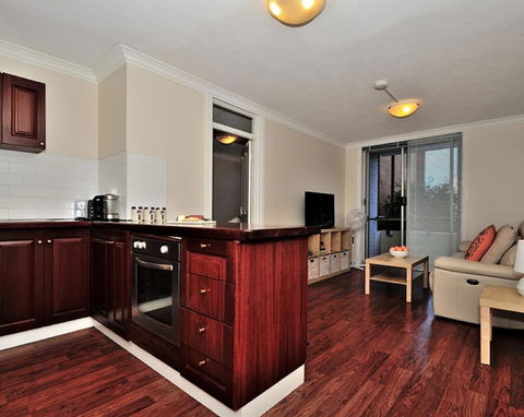 Mollies - Central Fremantle 1 Bedroom Apartment - Accommodation Brunswick Heads 3