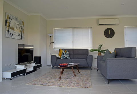 The Kingsleyâ€™s Place â€“ Piara Waters - Accommodation Brunswick Heads 3