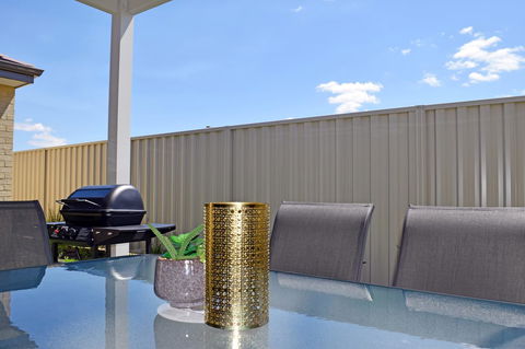 The Kingsleyâ€™s Place â€“ Piara Waters - Accommodation Brunswick Heads 4