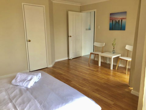 Charming Quiet Lodge-2 Minutes Walk To Shopping Complex - Accommodation Brunswick Heads 1