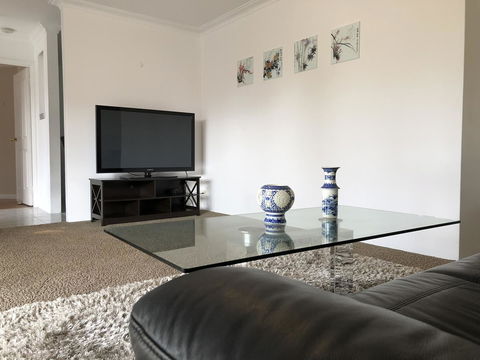 Charming Quiet Lodge-2 Minutes Walk To Shopping Complex - Accommodation Brunswick Heads 5