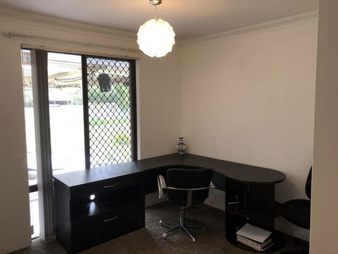 Charming Quiet Lodge-2 Minutes Walk To Shopping Complex - Accommodation Brunswick Heads 9