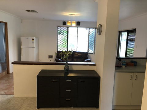 Charming Quiet Lodge-2 Minutes Walk To Shopping Complex - Accommodation Brunswick Heads 11