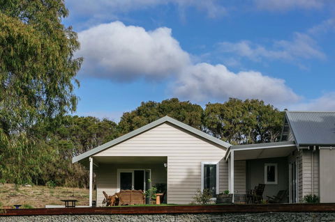 Stablebase - Accommodation Brunswick Heads 2
