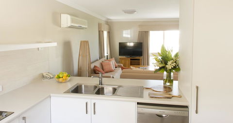 The Marina Hotel - Mindarie - Accommodation Brunswick Heads 24