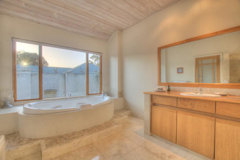 Moana Spa Villas - Prime Yallingup Location - Accommodation Brunswick Heads 17