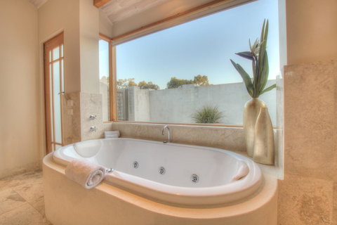 Moana Spa Villas - Prime Yallingup Location - Accommodation Brunswick Heads 6