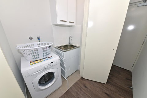 Modern Apartment Redcliffe Near Perth Airport: 0126 - Accommodation Brunswick Heads 25