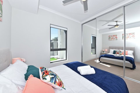 Modern Apartment Redcliffe Near Perth Airport: 0126 - Accommodation Brunswick Heads 10