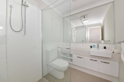 Modern Apartment Redcliffe Near Perth Airport: 0126 - Accommodation Brunswick Heads 13