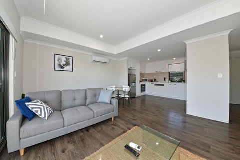 Modern Apartment Redcliffe Near Perth Airport: 0126 - Accommodation Brunswick Heads 16