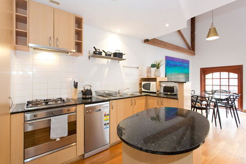 Windows On Pakenham - Accommodation Brunswick Heads 7
