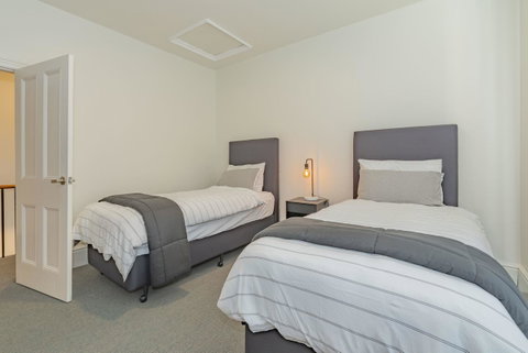 4 Bedroom House - Hobart CBD - Free Parking - Free WIFI - Accommodation Brunswick Heads 13