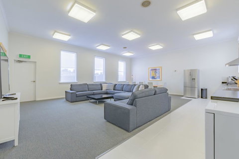 4 Bedroom House - Hobart CBD - Free Parking - Free WIFI - Accommodation Brunswick Heads 9