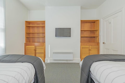 4 Bedroom House - Hobart CBD - Free Parking - Free WIFI - Accommodation Brunswick Heads 15