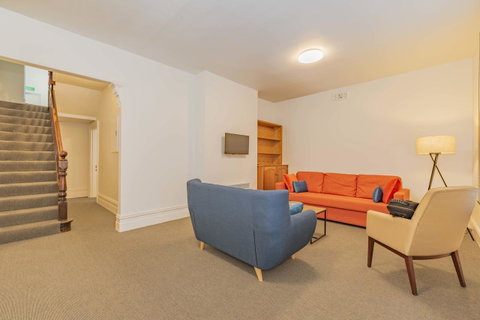 4 Bedroom House - Hobart CBD - Free Parking - Free WIFI - Accommodation Brunswick Heads 6