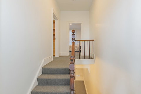 4 Bedroom House - Hobart CBD - Free Parking - Free WIFI - Accommodation Brunswick Heads 19