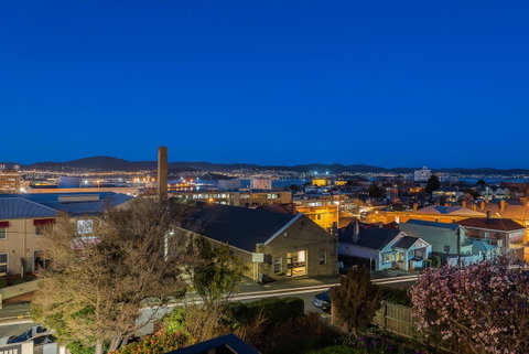 110 Hampden Apartments - Accommodation Brunswick Heads 3