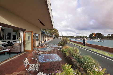 The Waterfront Wynyard - Accommodation Brunswick Heads 3