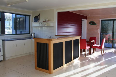 Mermaids Of Bicheno - Accommodation Brunswick Heads 5