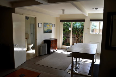 Belton Apartments-Hedge Cottage - Accommodation Brunswick Heads 2