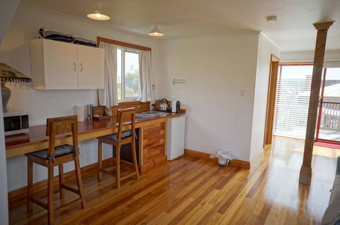 @ The Beach & Not Quite @ The Beach Holiday Cottages - Stanley - Accommodation Brunswick Heads 4